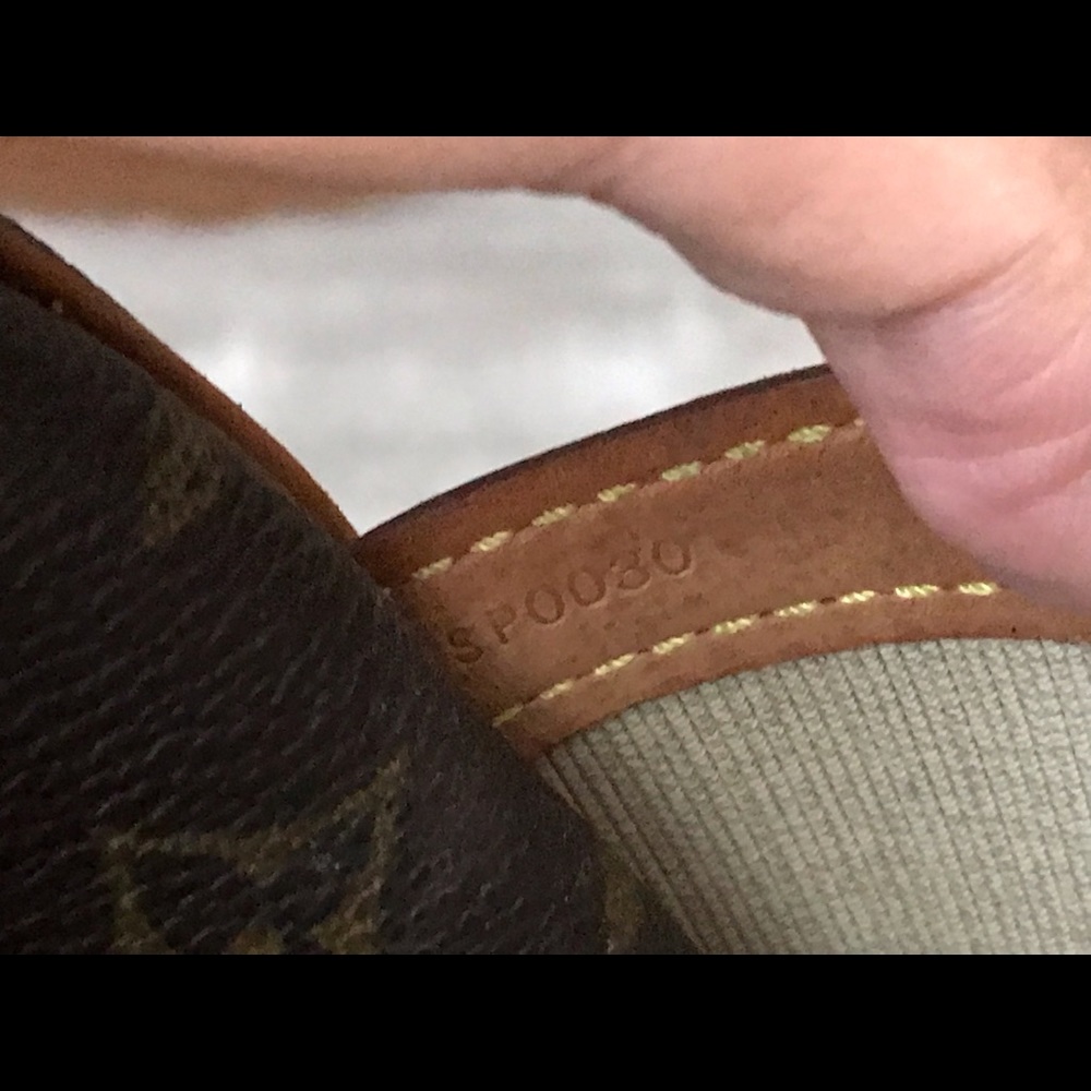 Authentic LOUIS VUITTON Reporter PM - Picture 8 of 8